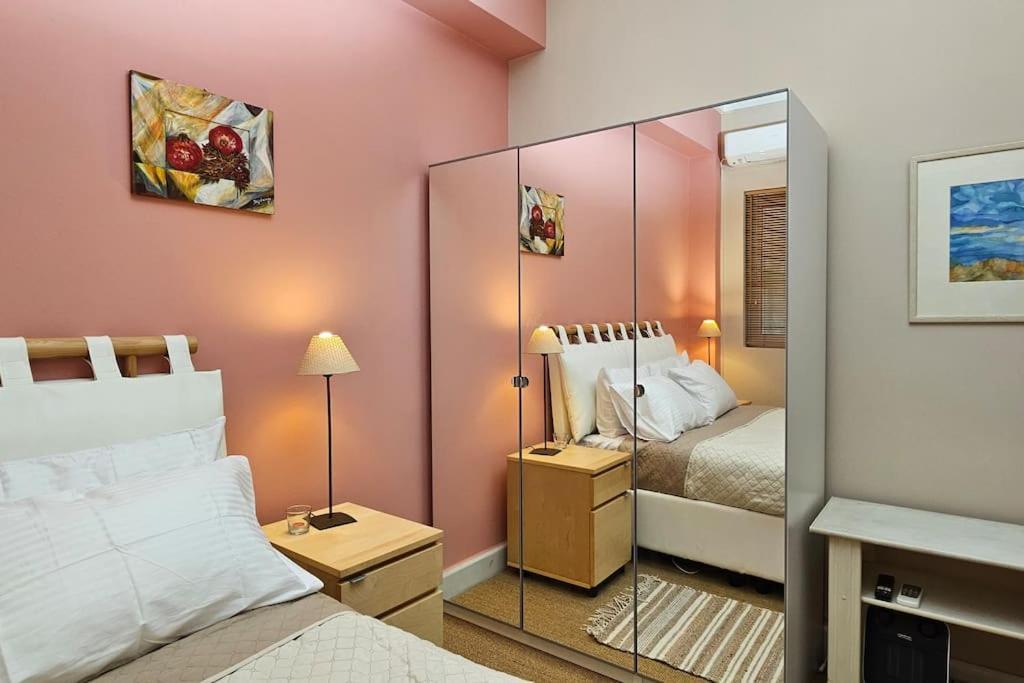 Artistico Two-Bedroom Apartment In Kolonaki Athena Bagian luar foto